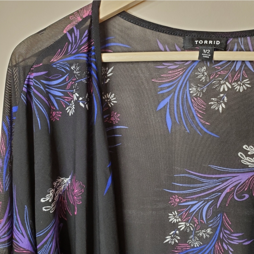 Torrid Long Black Kimono size 1/2